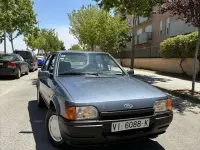 Usado Ford Escort 88 CV (64 kW) 1989 Gris Utilitario