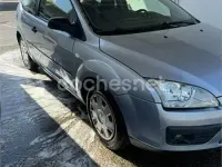 Usado Ford Focus Trend 90 CV (66 kW) 2005 Azul Berlina