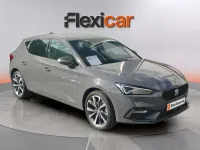 Käytetty Seat Leon FR 204 HP (150 kW) 2025 Harmaa Sedan