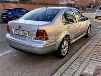 Usado VW Bora Highline 115 CV (84 kW) 2001 Gris / plata Berlina