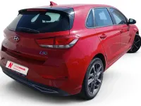 Usado Hyundai i30 110 CV (80 kW) 2022 Rojo