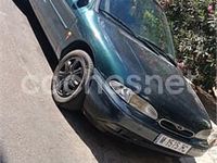 Usado Ford Mondeo Ghia 136 CV (100 kW) 1996 Verde Berlina