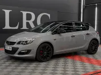 Usado Opel Astra Excellence 140 CV (102 kW) 2015 Gris / plata Berlina