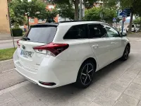 Usado Toyota Auris Hybrid Edition 136 CV (100 kW) 2018 Blanco Familiar