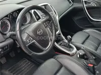 Usado Opel Astra Sportive 165 CV (121 kW) 2012 Gris / plata Berlina