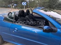 Usado Peugeot 206 CC 110 CV (80 kW) 2005 Azul Descapotable