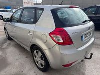 Używany Kia Ceed 90 KM (66 kW) 2011 Szary Hatchback