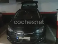 Usado Opel Astra Selective 115 CV (84 kW) 2013 Negro Berlina