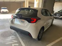 Usado Toyota Yaris Active 116 CV (85 kW) 2025 Blanco Utilitario