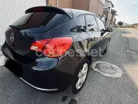 Usado Opel Astra Selective 165 CV (121 kW) 2015 Negro Berlina