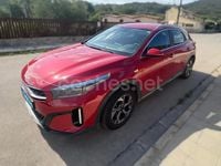 Usado Kia XCeed 100 CV (73 kW) 2024 Granate SUV