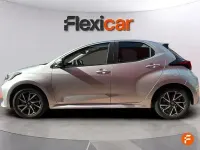Usado Toyota Yaris Hybrid Active 116 CV (85 kW) 2022 Blanco