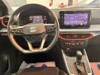 Usado Seat Arona FR 115 CV (84 kW) 2025 Gris / plata SUV