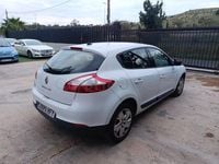 Usado Renault Mégane Dynamique 110 CV (80 kW) 2012 Blanco Berlina