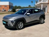 Usado Hyundai Kona 120 CV (88 kW) 2024 Gris SUV