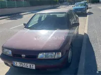 Usado Nissan Primera 102 CV (75 kW) 1993 Granate Familiar