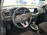 Usado Kia Ceed GT 136 CV (100 kW) 2023 Gris / plata Berlina