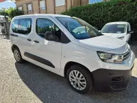 Usado Citroën Berlingo Live 102 CV (75 kW) 2022 Blanco Monovolumen