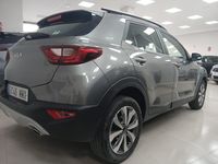 Usado Kia Stonic 100 CV (73 kW) 2024 Gris SUV