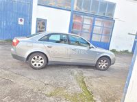 Usado Audi A4 130 CV (95 kW) 2002 Gris / plata Berlina