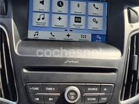 Usado Ford Focus Sport 182 CV (133 kW) 2017 Gris / plata Berlina