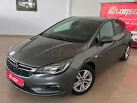 Usado Opel Astra Selective 125 CV (91 kW) 2018 Gris / plata Berlina