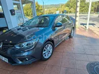 Usado Renault Mégane III Bose Edition 110 CV (80 kW) 2016 Violeta / lila Berlina