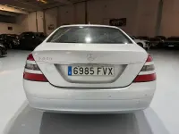 Usado Mercedes S500 388 CV (285 kW) 2007 Gris / plata Berlina