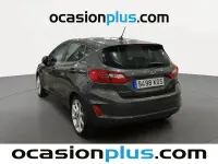 Usado Ford Fiesta Titanium 100 CV (73 kW) 2018 Gris Utilitario