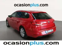 Usado Seat Leon ST Style 131 CV (96 kW) 2020 Rojo Familiar
