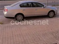 Usado VW Passat Advance 105 CV (77 kW) 2008 Gris / plata Berlina