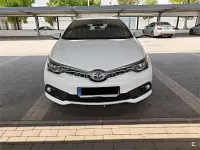 Usado Toyota Auris Hybrid Business Edition 136 CV (100 kW) 2019 Blanco Berlina