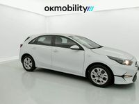 Usado Kia Ceed Edition 7 120 CV (88 kW) 2022 Casa white Utilitario