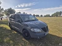 Usado Ssangyong (KGM) Rodius 165 CV (121 kW) 2009 Gris / plata Monovolumen
