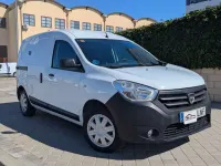 Usado Dacia Dokker Essentiel 109 CV (80 kW) 2021 Blanco Monovolumen