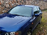 Usado Nissan Almera Tekna 112 CV (82 kW) 2003 Violeta / lila Berlina