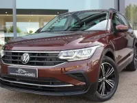 Usado VW Tiguan Life 150 CV (110 kW) 2022 Marrón SUV