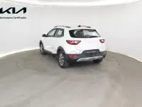 Usado Kia Stonic 100 CV (73 kW) 2025 Blanco SUV