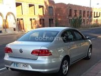 Usado VW Passat Advance 105 CV (77 kW) 2011 Gris / plata Berlina