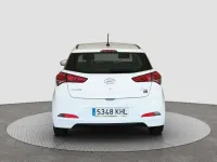 Usado Hyundai i20 101 CV (74 kW) 2018 Blanco Utilitario