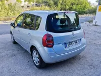 Usado Renault Grand Modus Evolution 90 CV (66 kW) 2012 Gris / plata Monovolumen