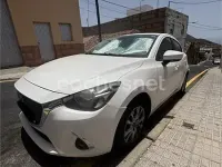 Usado Mazda 2 90 CV (66 kW) 2018 Blanco Berlina