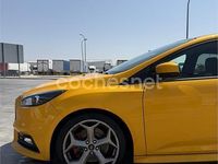 Usado Ford Focus ST 250 CV (183 kW) 2017 Amarillo Berlina
