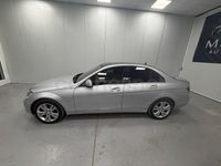 Usado Mercedes C320 Avantgarde 224 CV (164 kW) 2007 Gris / plata Berlina