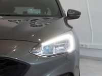 Usado Ford Focus ST-Line 125 CV (91 kW) 2020 Gris Utilitario