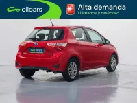 Usado Toyota Yaris Hybrid 75 CV (55 kW) 2018 Rojo Berlina