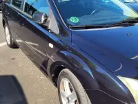 Usado Ford Focus Trend 116 CV (85 kW) 2007 Negro Berlina