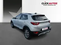 Usado Kia Stonic 100 CV (73 kW) 2025 Gris / plata SUV