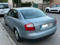 Usado Audi A4 180 CV (132 kW) 2001 Gris / plata Berlina
