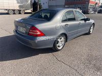 Usado Mercedes C220 Classic 143 CV (105 kW) 2004 Azul Berlina